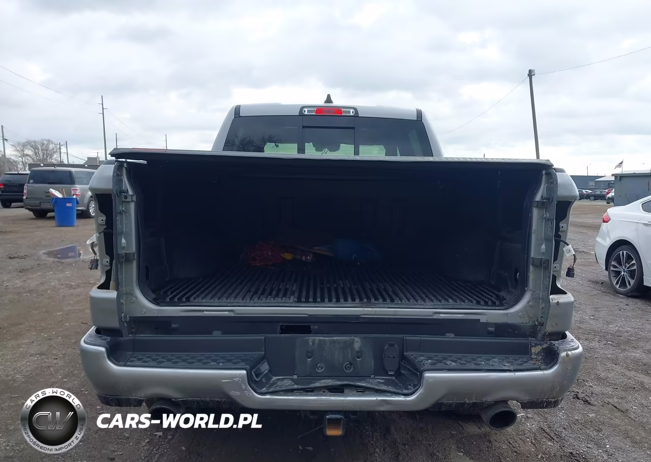 2023 Ram 1500 VIN:1C6SRFJT8PN567555 - 16