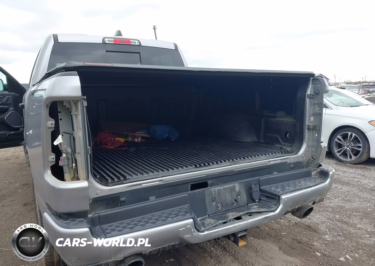 2023 Ram 1500 VIN:1C6SRFJT8PN567555 - 19