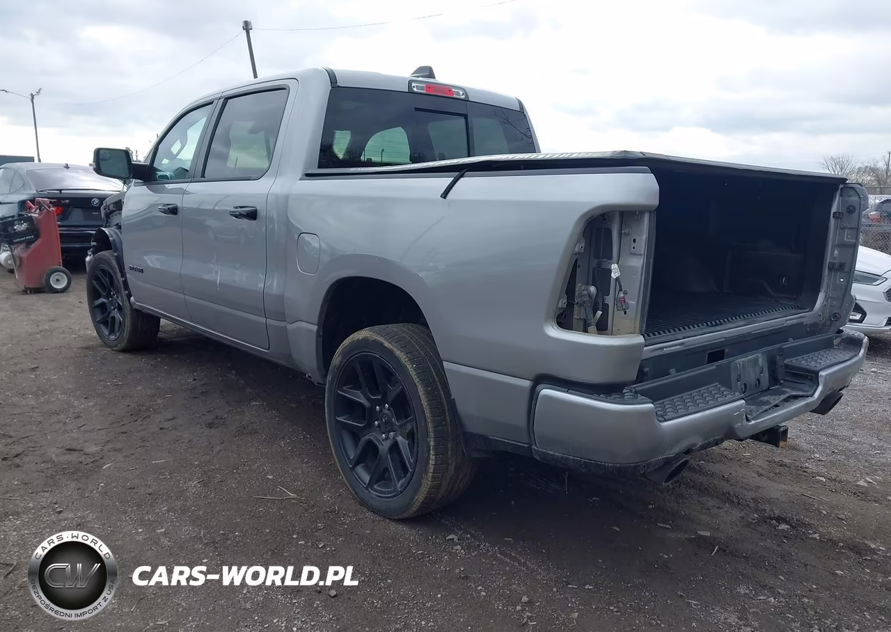 2023 Ram 1500 VIN:1C6SRFJT8PN567555 - 3