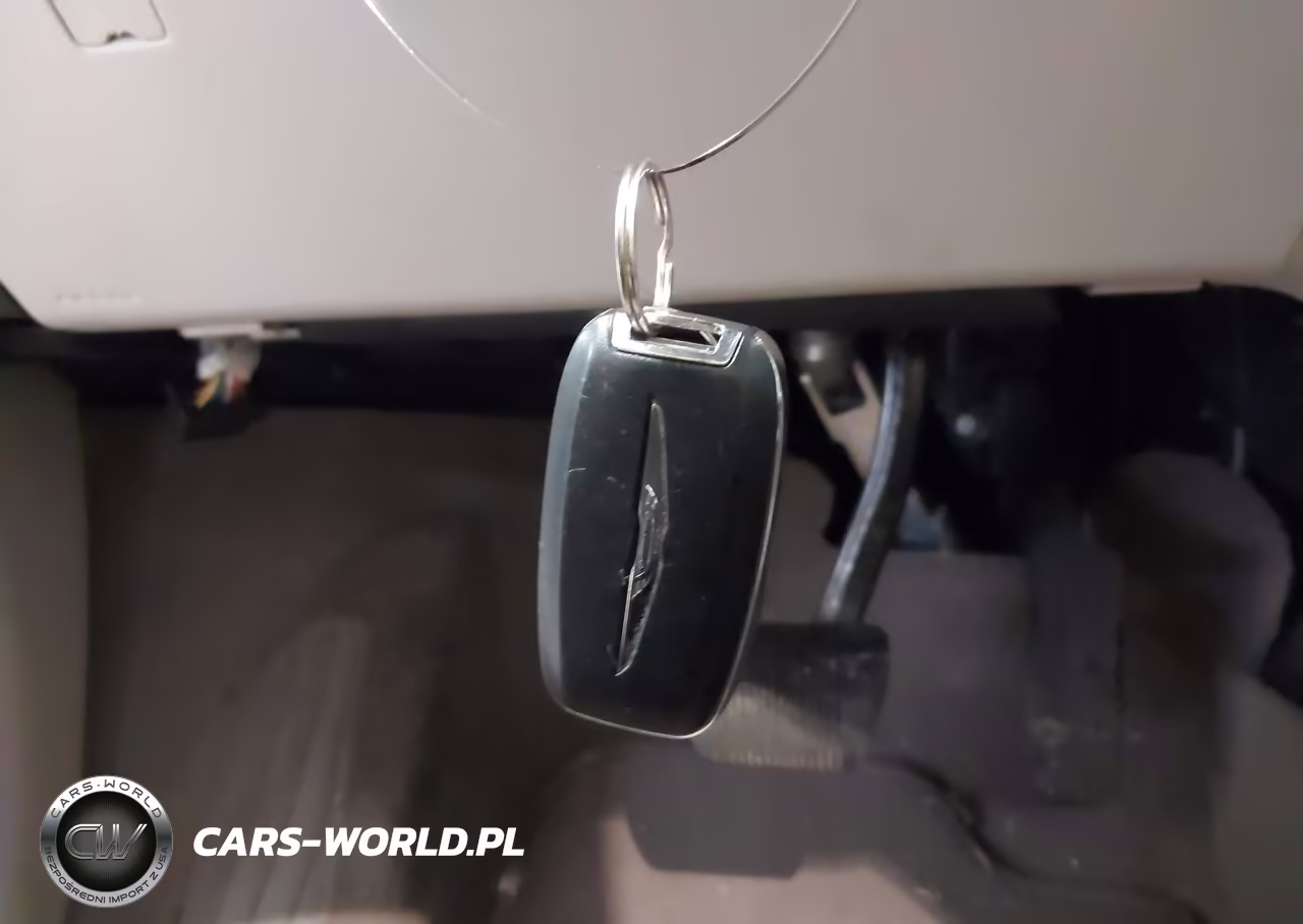 2018 Chrysler Pacifica Touring L VIN:2C4RC1BG8JR217124 - 11