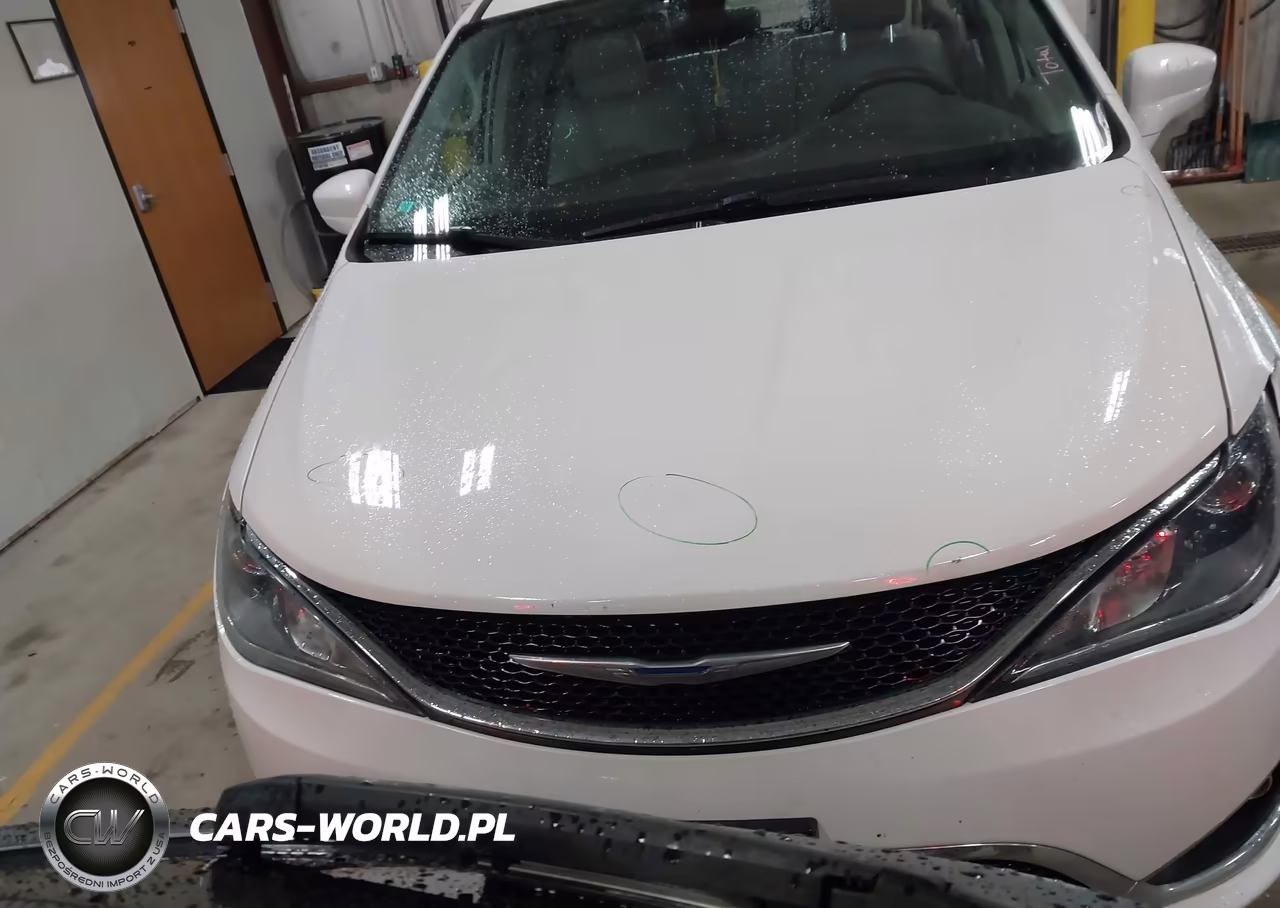 2018 Chrysler Pacifica Touring L VIN:2C4RC1BG8JR217124 - 13