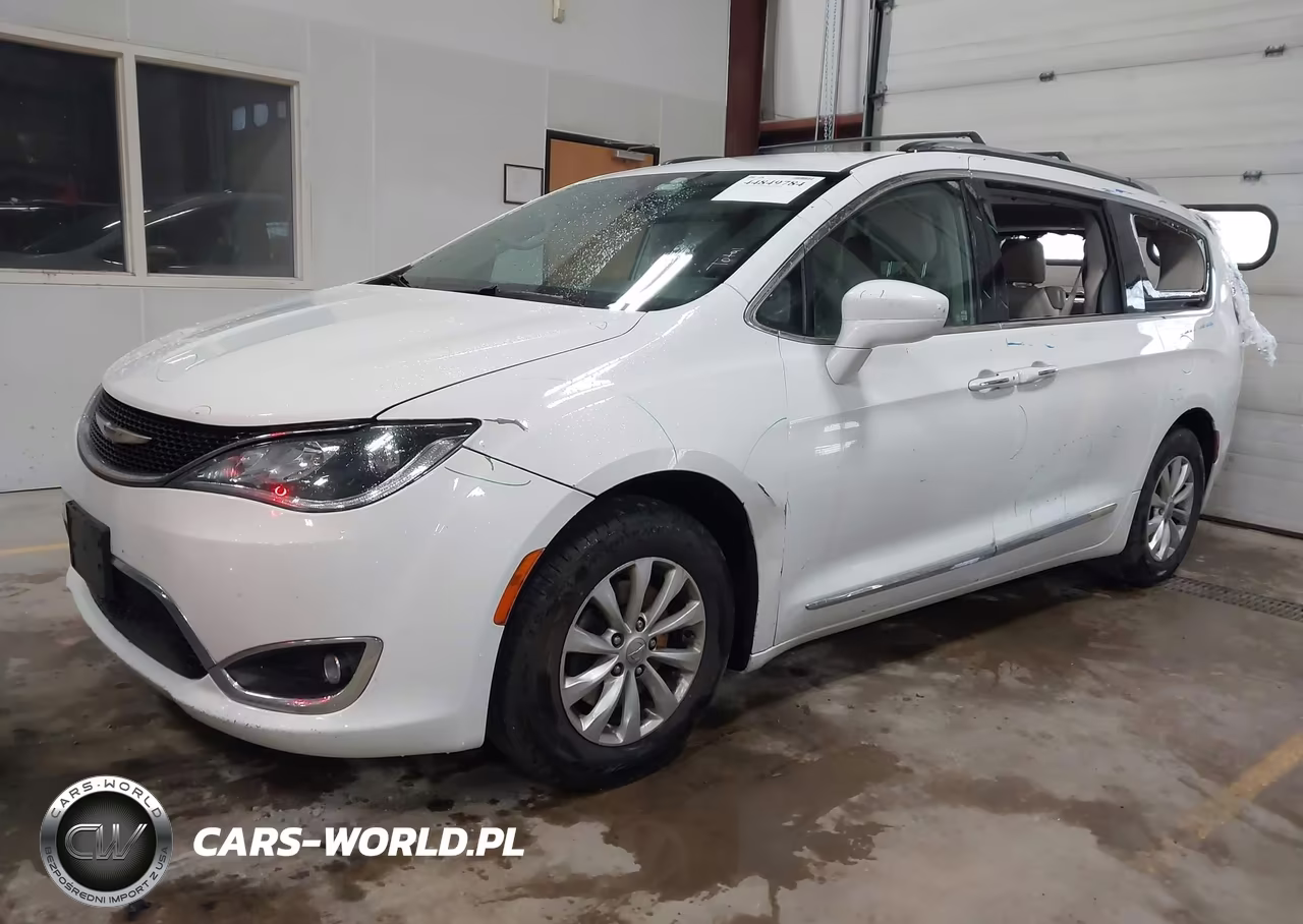 2018 Chrysler Pacifica Touring L VIN:2C4RC1BG8JR217124 - 2