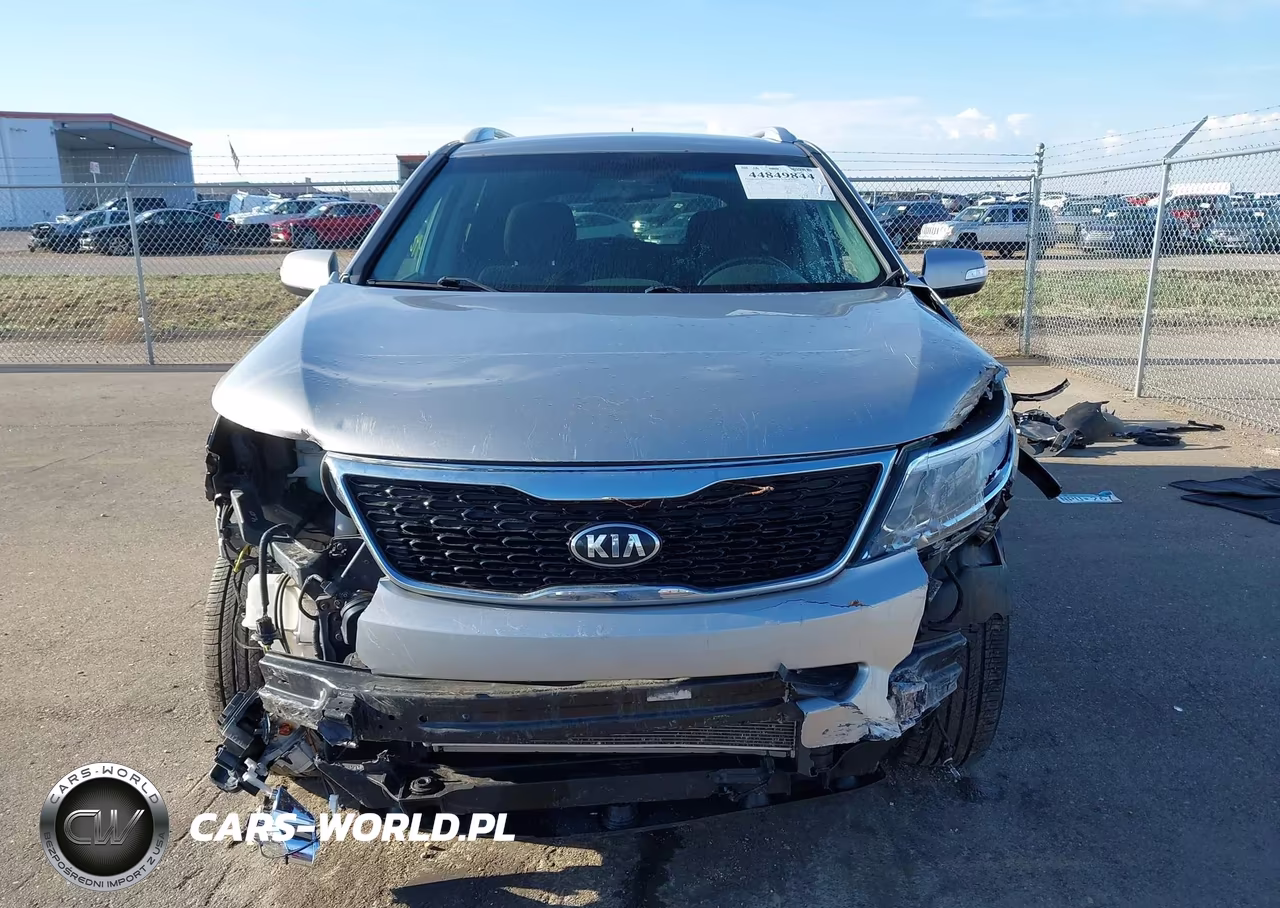 2015 Kia Sorento Lx VIN:5XYKTDA68FG636646 - 13