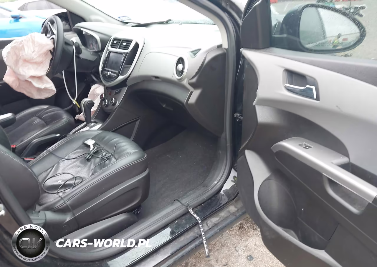 2020 Chevrolet Sonic Fwd Premier VIN:1G1JF5SB9L4121596 - 5