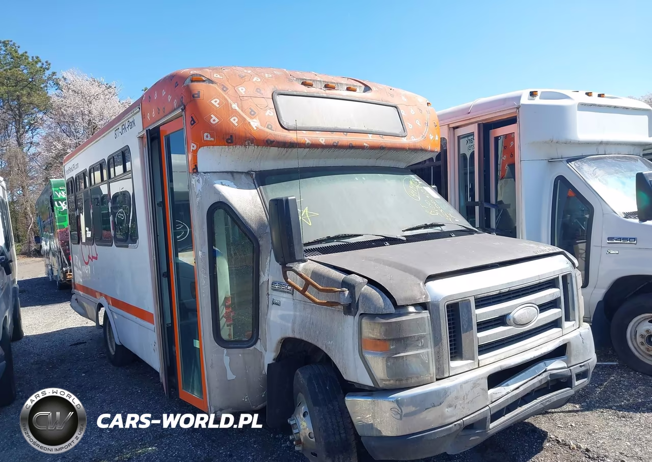 2014 Ford E-350 Cutaway