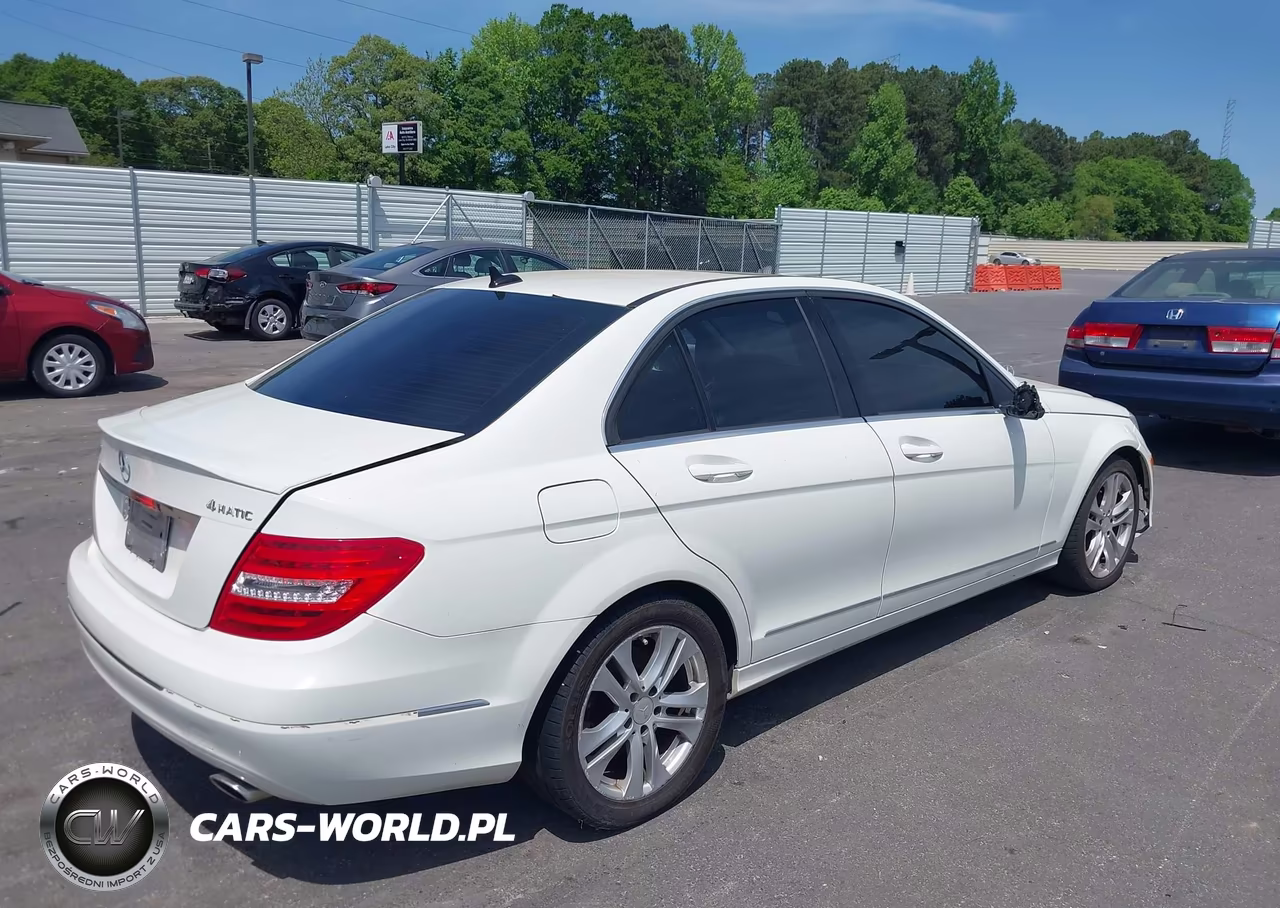 2012 Mercedes-Benz C 300 Luxury 4Matic VIN:WDDGF8BBXCR231052 - 4