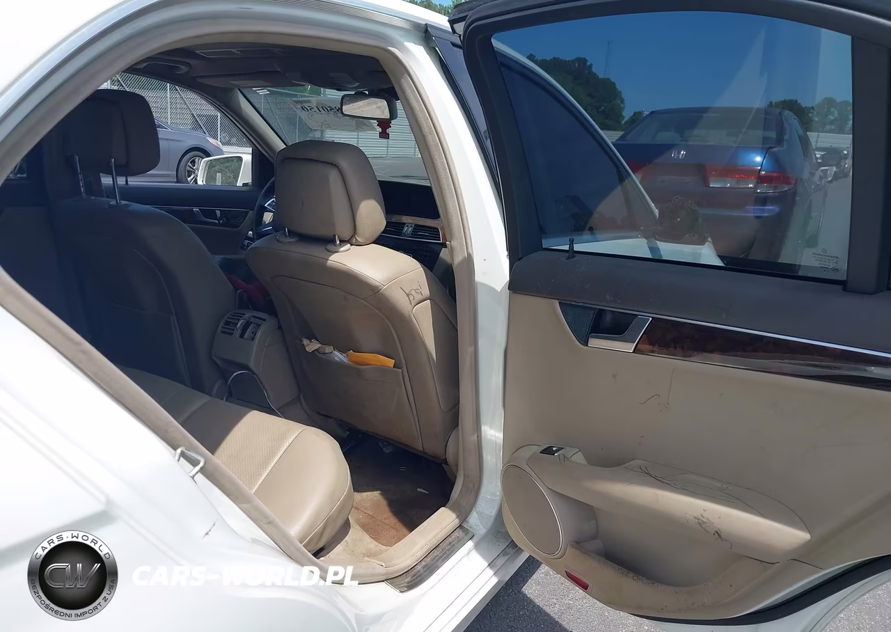 2012 Mercedes-Benz C 300 Luxury 4Matic VIN:WDDGF8BBXCR231052 - 8