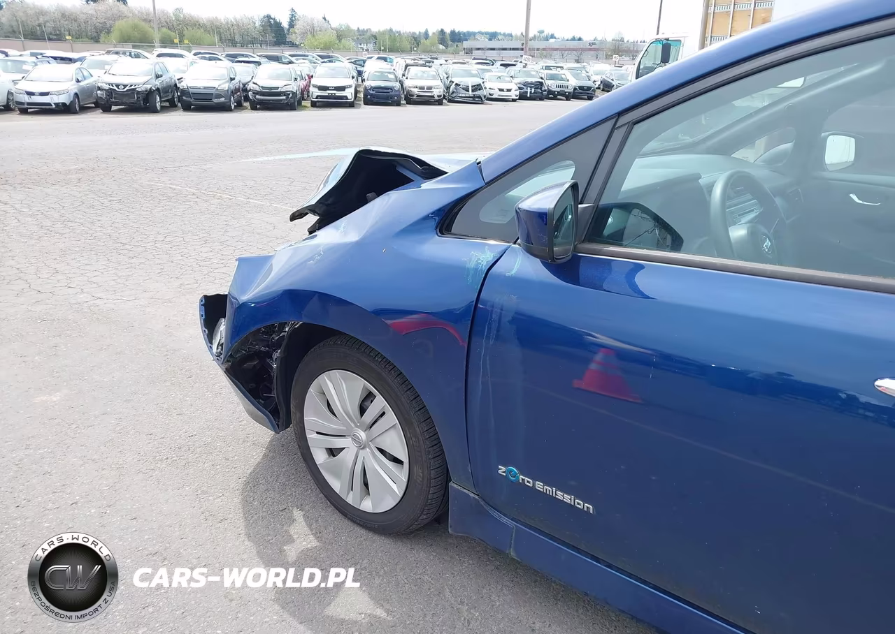 2018 Nissan Leaf S VIN:1N4AZ1CP7JC311326 - 17