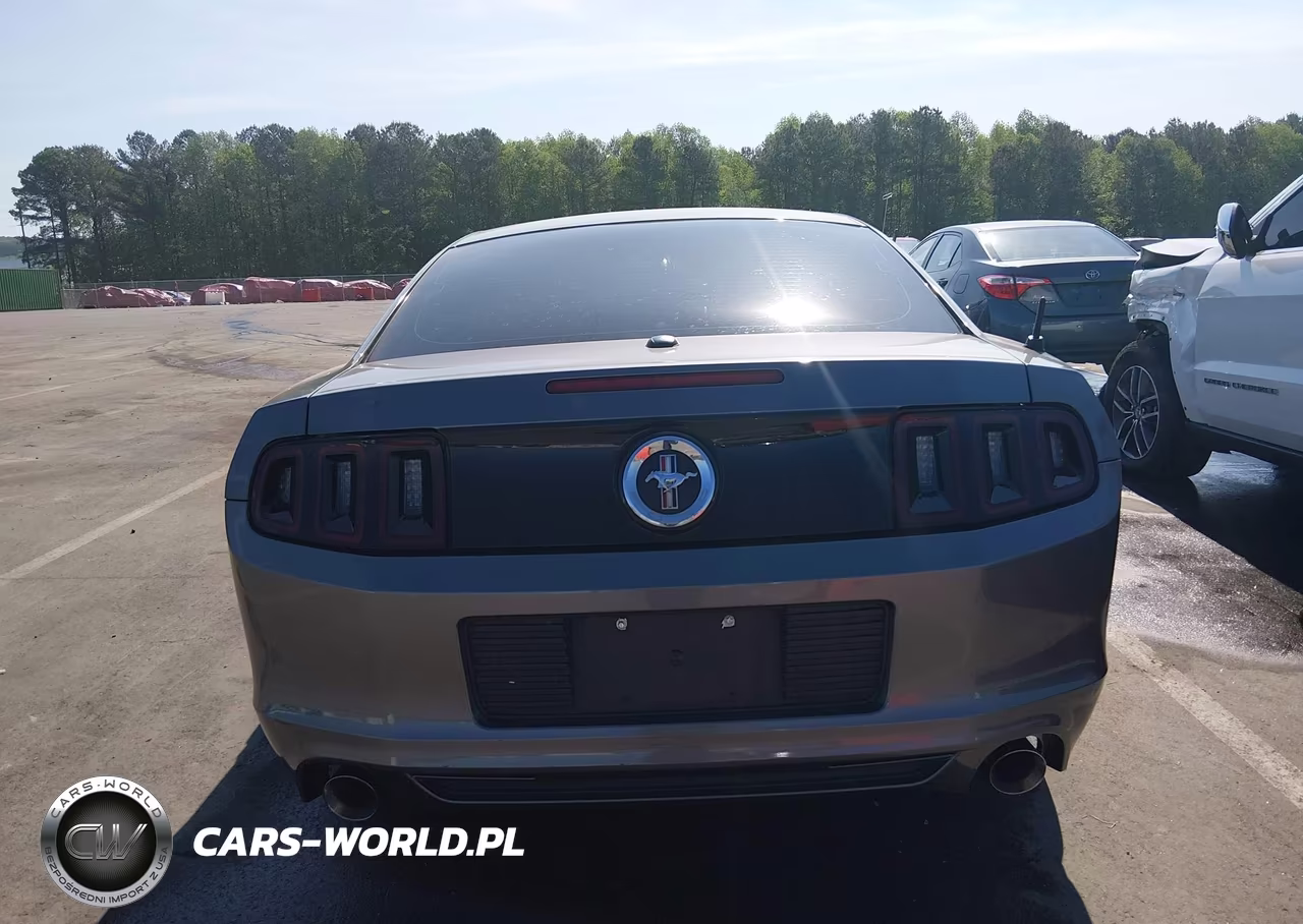 2014 Ford Mustang V6 Premium VIN:1ZVBP8AMXE5310636 - 16