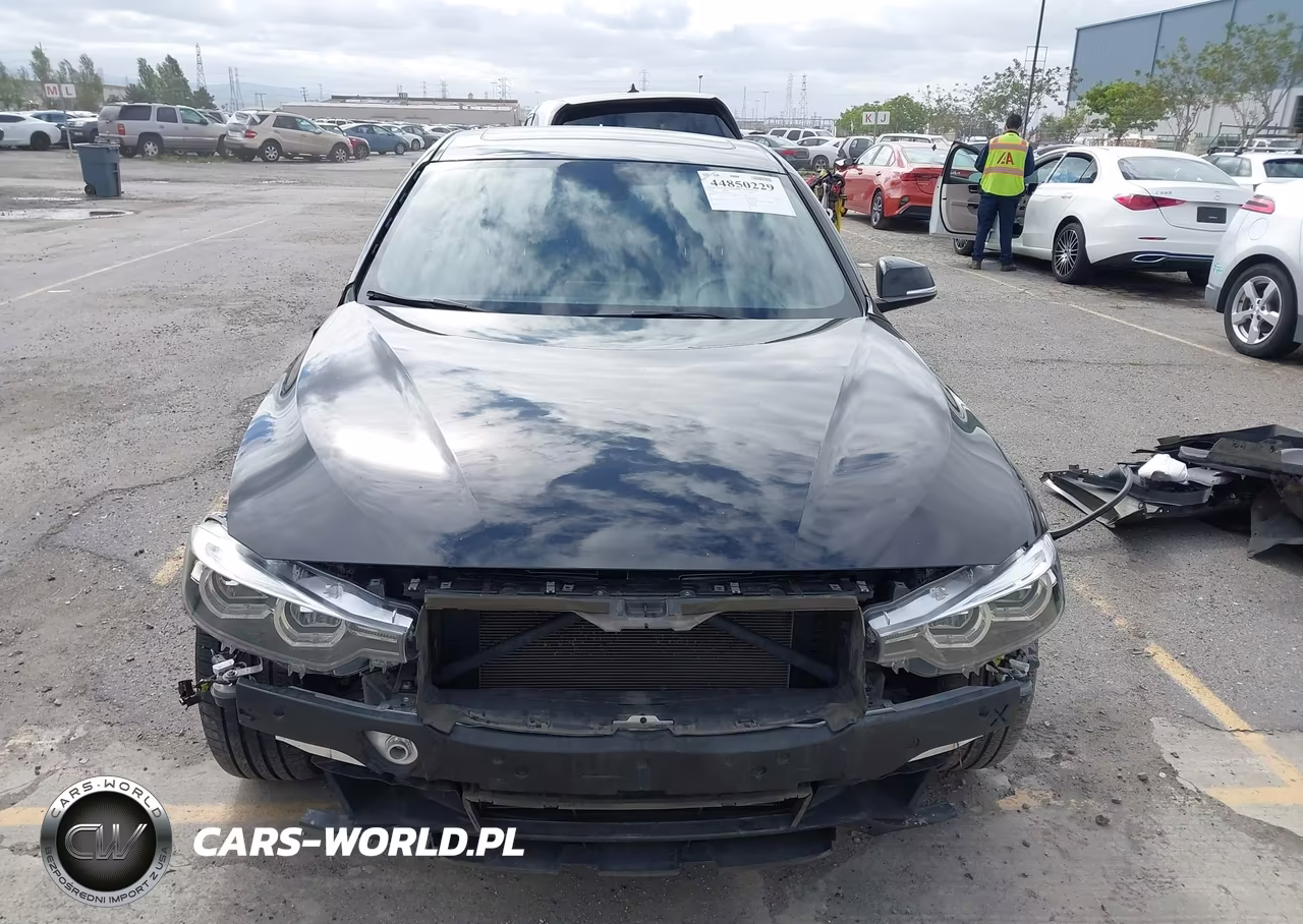 2018 BMW 330I VIN:WBA8B9G53JNU58233 - 13