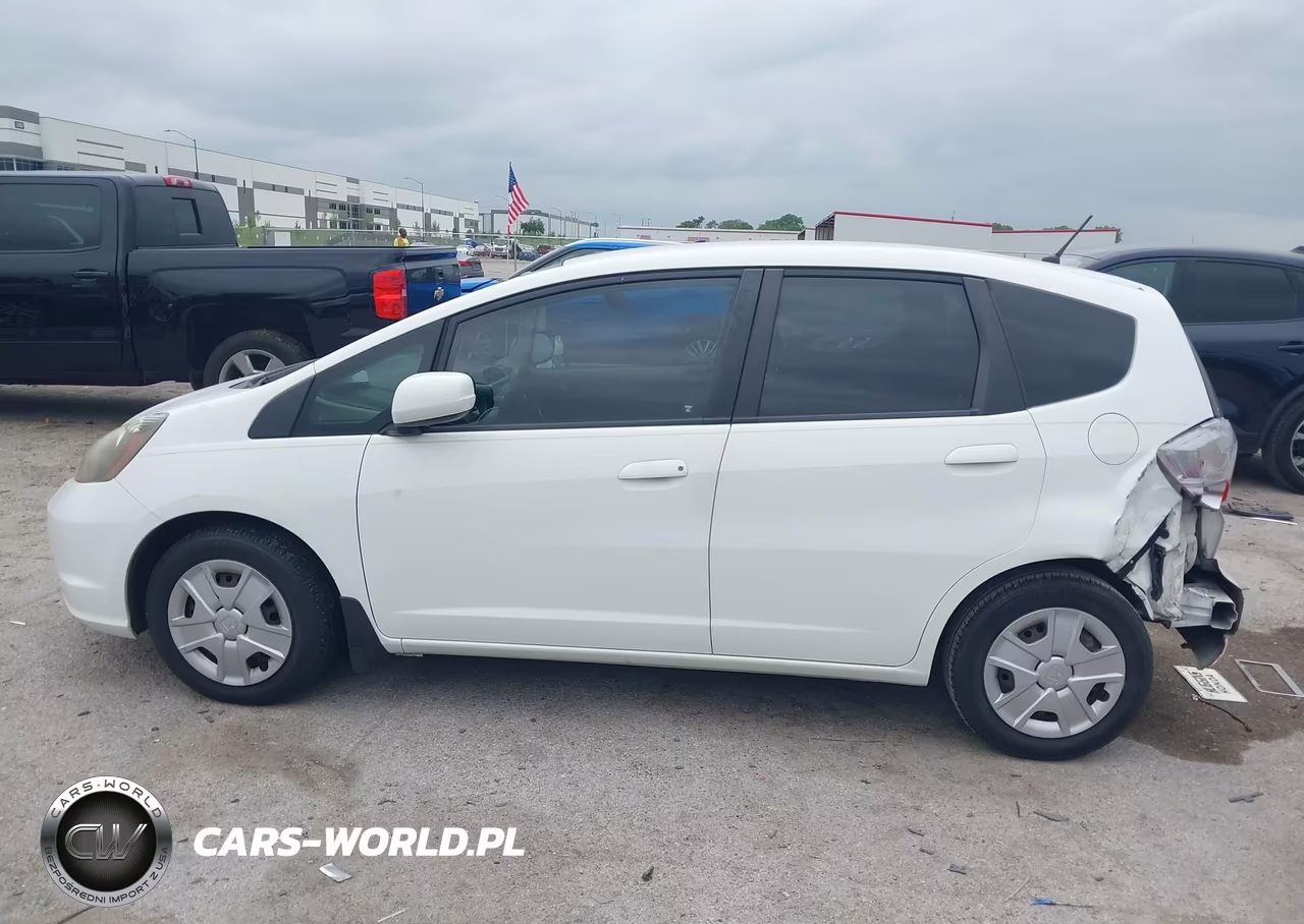 2013 Honda Fit VIN:JHMGE8H3XDC080469 - 14