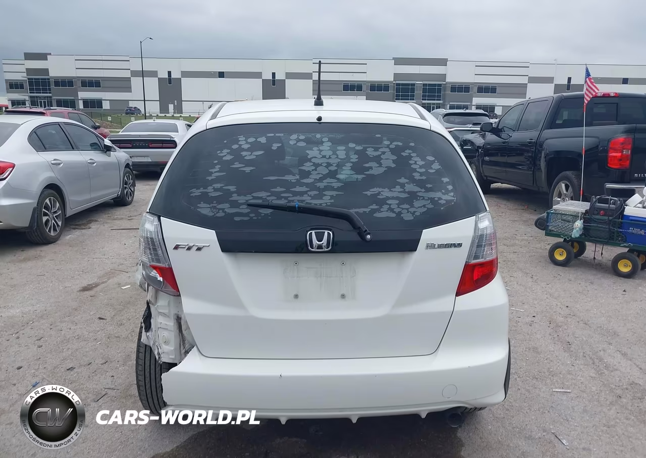 2013 Honda Fit VIN:JHMGE8H3XDC080469 - 16