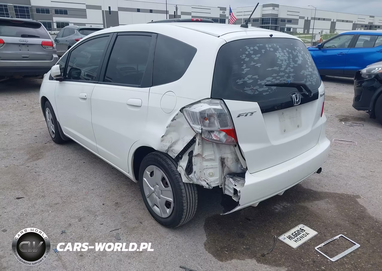 2013 Honda Fit VIN:JHMGE8H3XDC080469 - 3