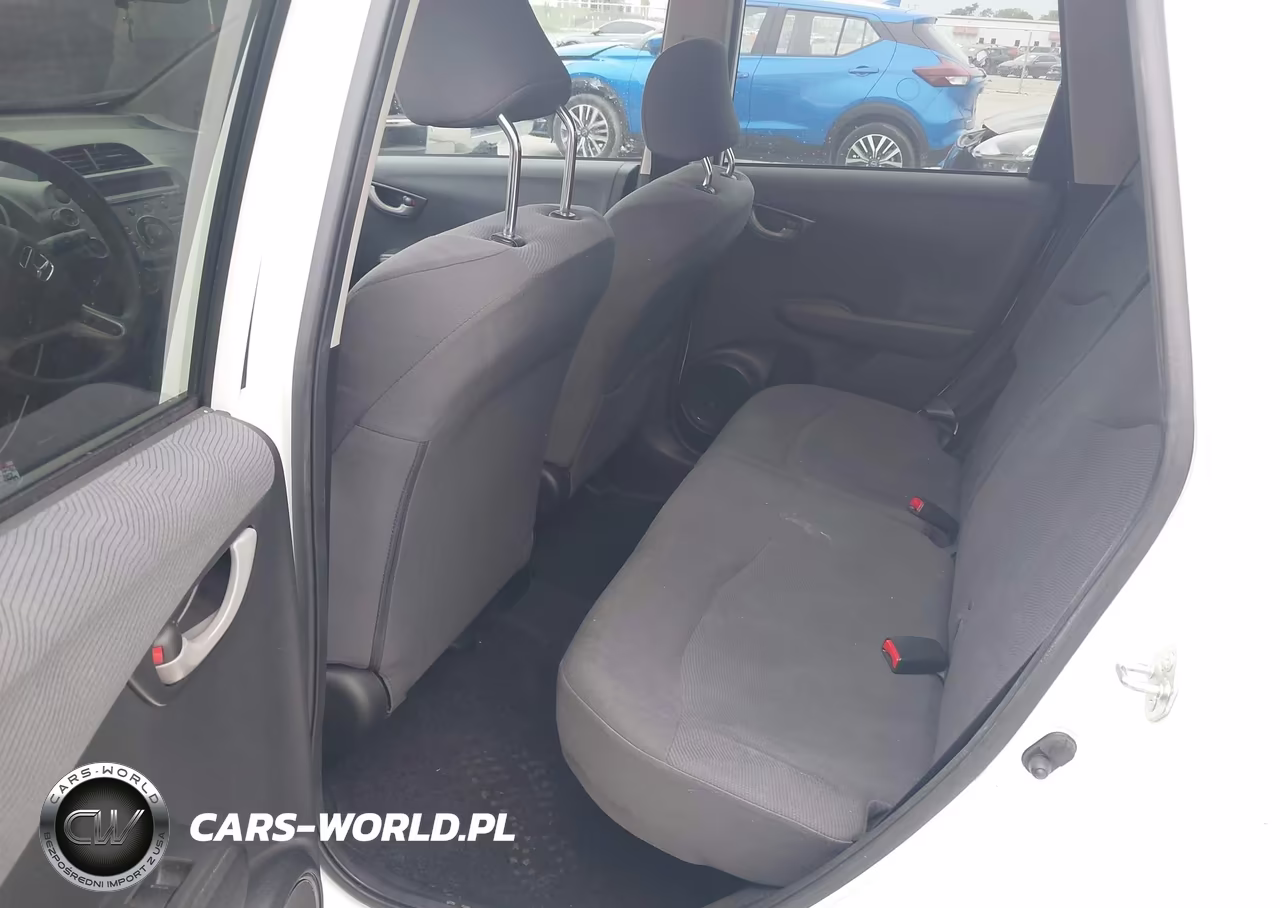 2013 Honda Fit VIN:JHMGE8H3XDC080469 - 8