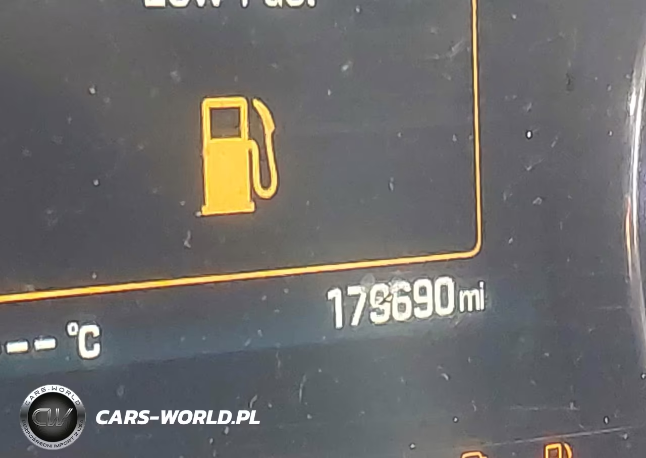 2015 Hyundai Genesis 3.8 VIN:KMHGN4JE1FU075644 - 15