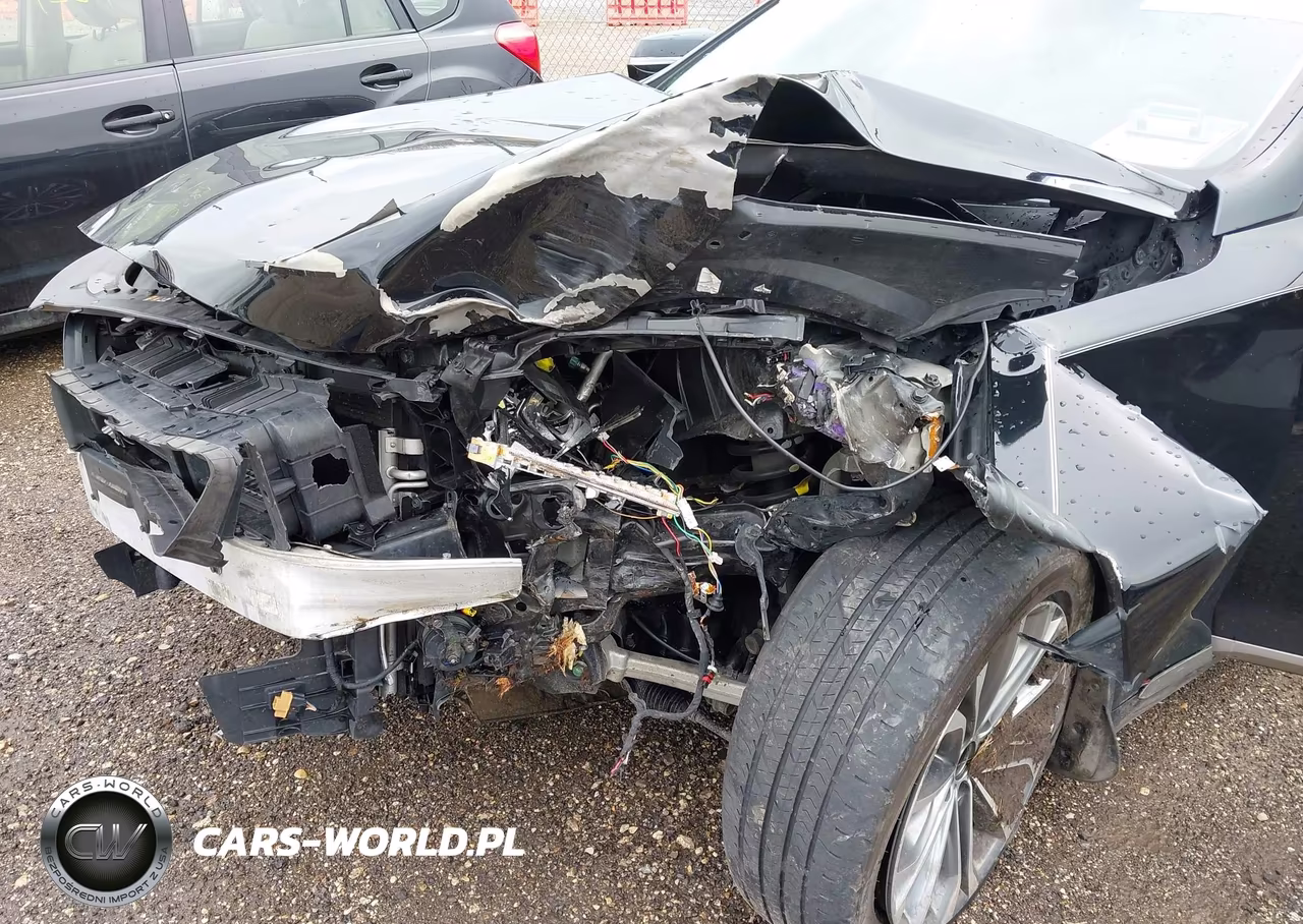 2015 Hyundai Genesis 3.8 VIN:KMHGN4JE1FU075644 - 6