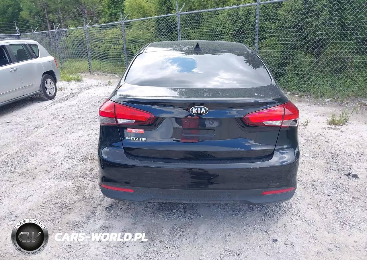2017 Kia Forte Lx VIN:3KPFK4A7XHE121919 - 16