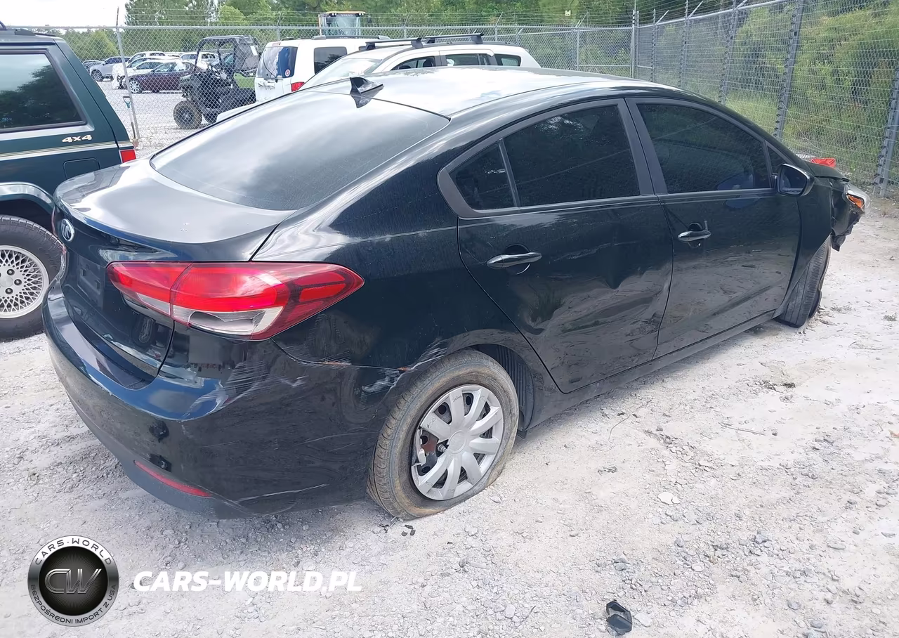 2017 Kia Forte Lx VIN:3KPFK4A7XHE121919 - 4