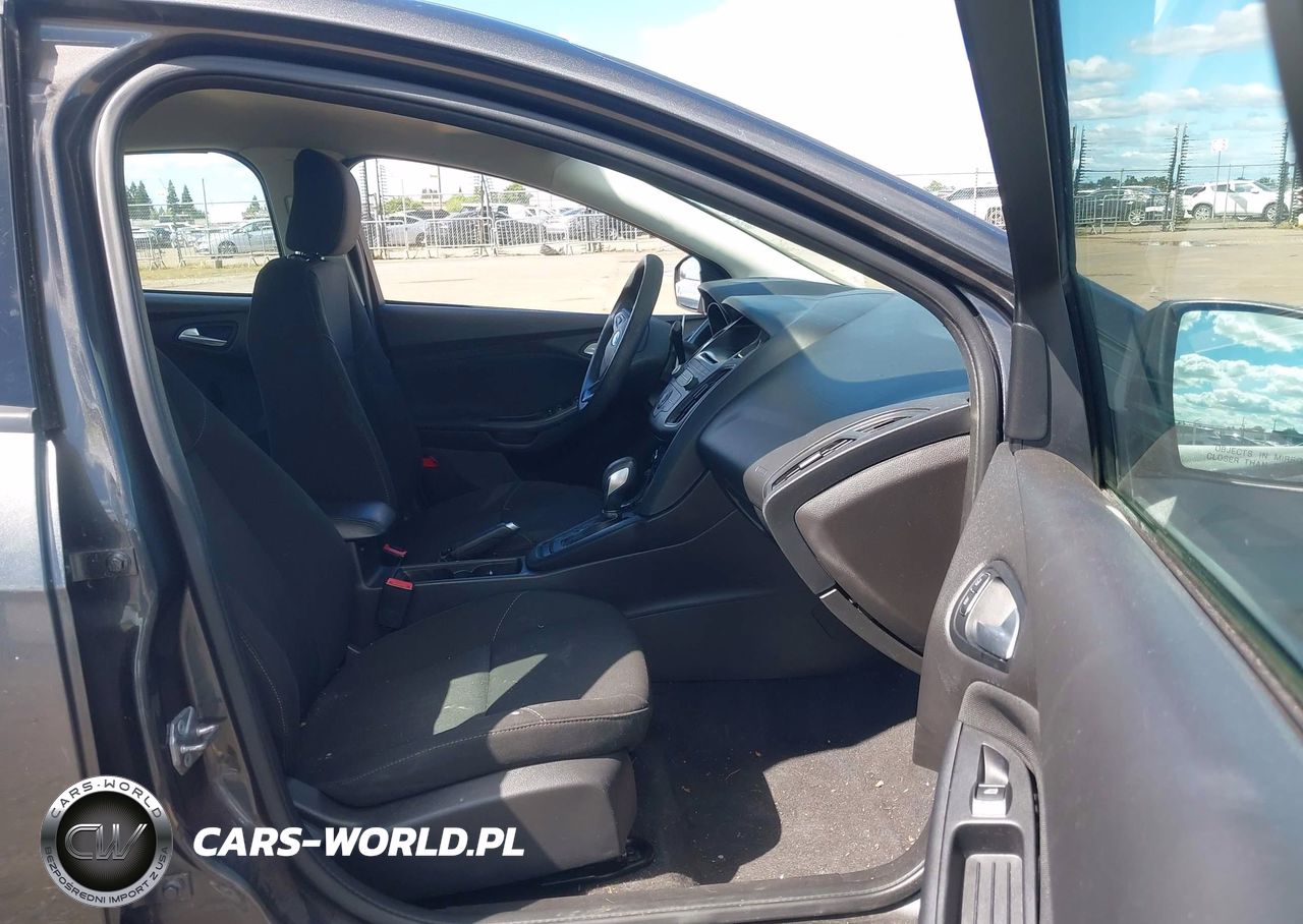 2017 Ford Focus Se VIN:1FADP3F25HL285608 - 5