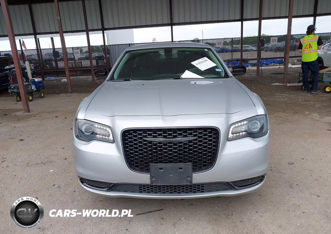 2021 Chrysler 300 Touring VIN:2C3CCAAG0MH592379 - 12