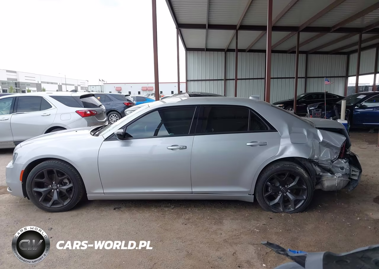 2021 Chrysler 300 Touring VIN:2C3CCAAG0MH592379 - 14