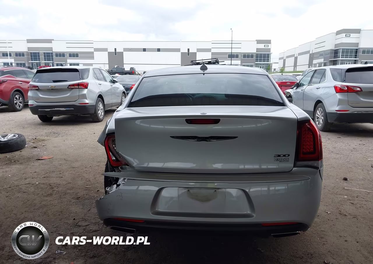 2021 Chrysler 300 Touring VIN:2C3CCAAG0MH592379 - 16