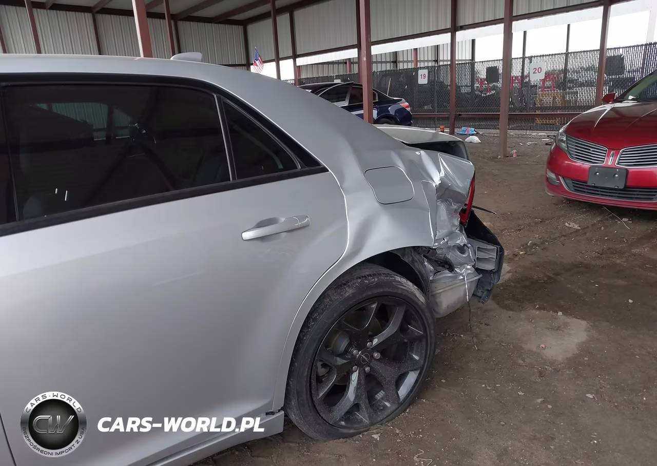 2021 Chrysler 300 Touring VIN:2C3CCAAG0MH592379 - 6