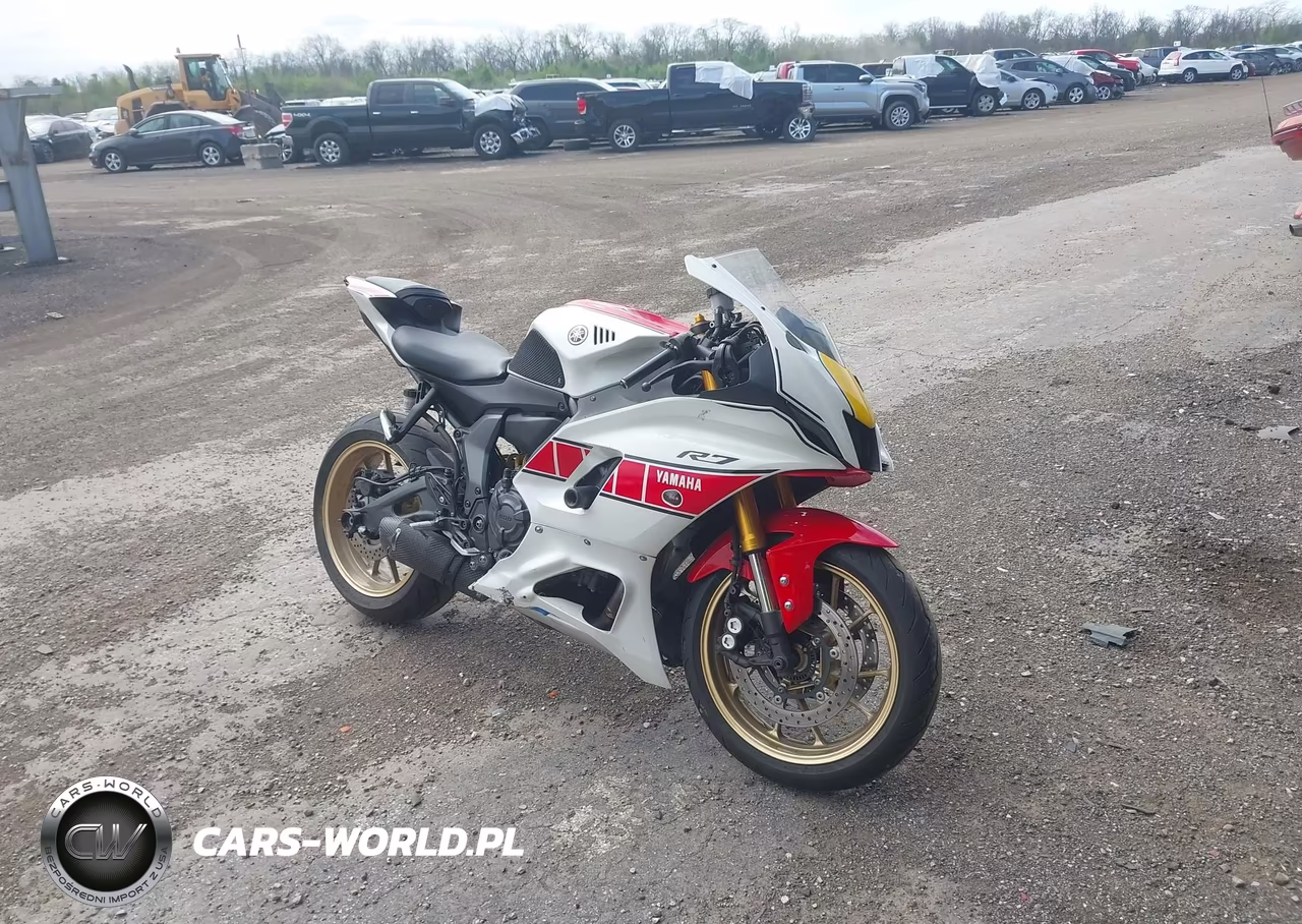 2022 Yamaha Yzfr7
