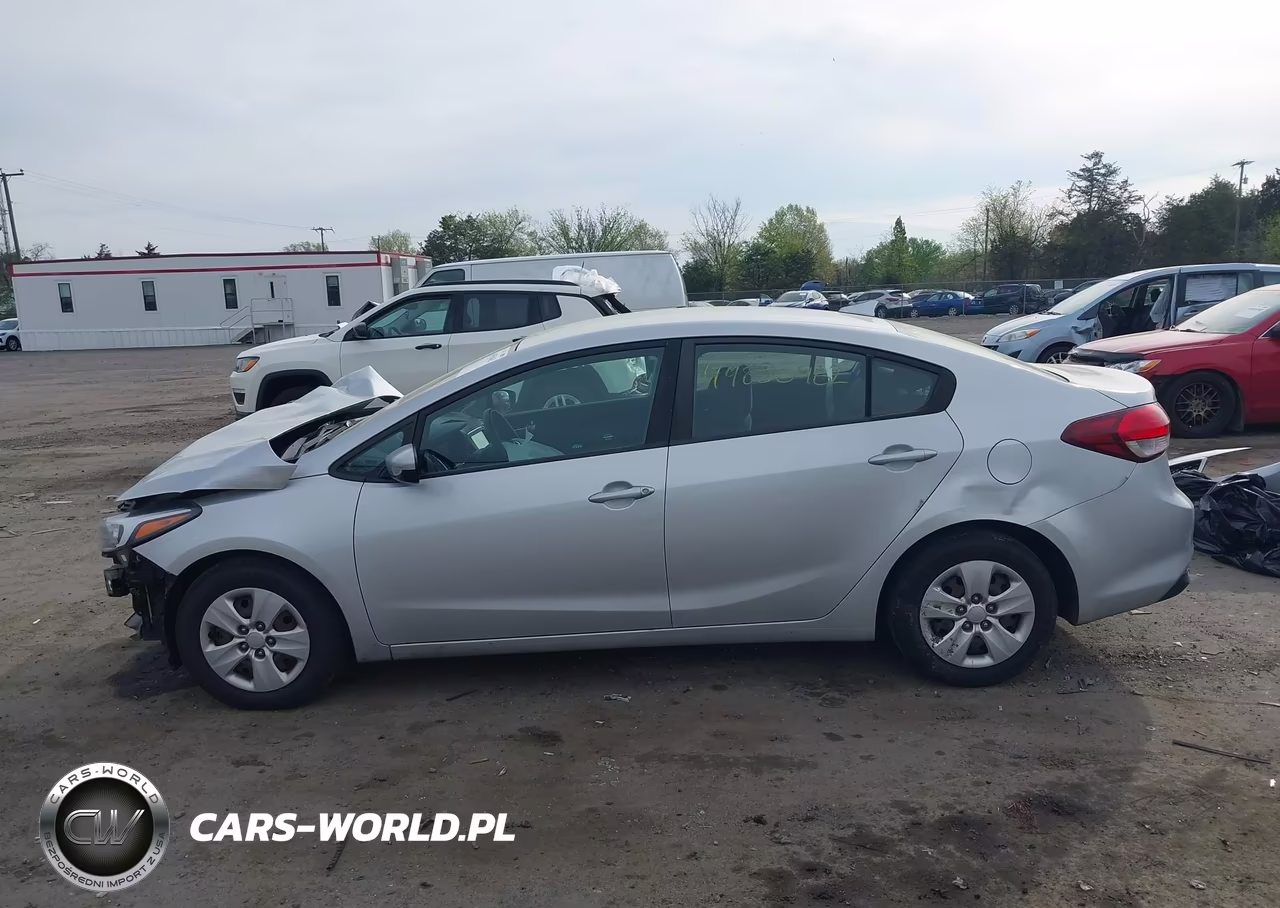 2018 Kia Forte Lx VIN:3KPFL4A78JE185766 - 15