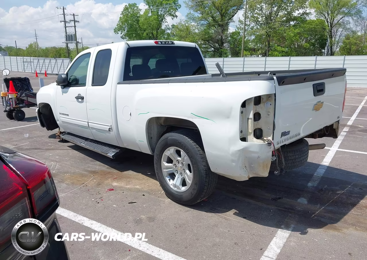 2013 Chevrolet Silverado 1500 Ls VIN:1GCRCREA2DZ320779 - 3