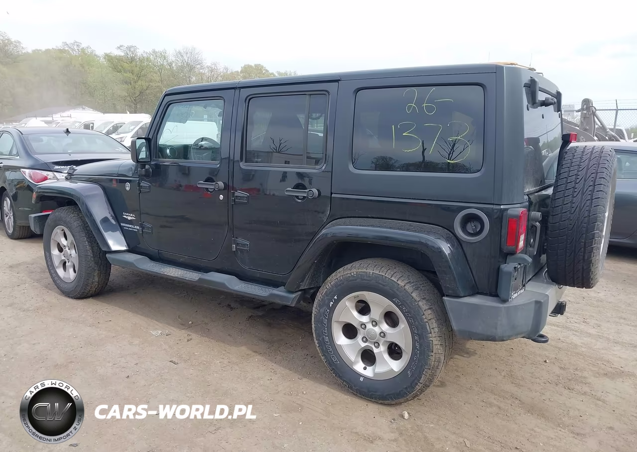 2015 Jeep Wrangler Unlimited Sahara VIN:1C4BJWEG1FL551656 - 3
