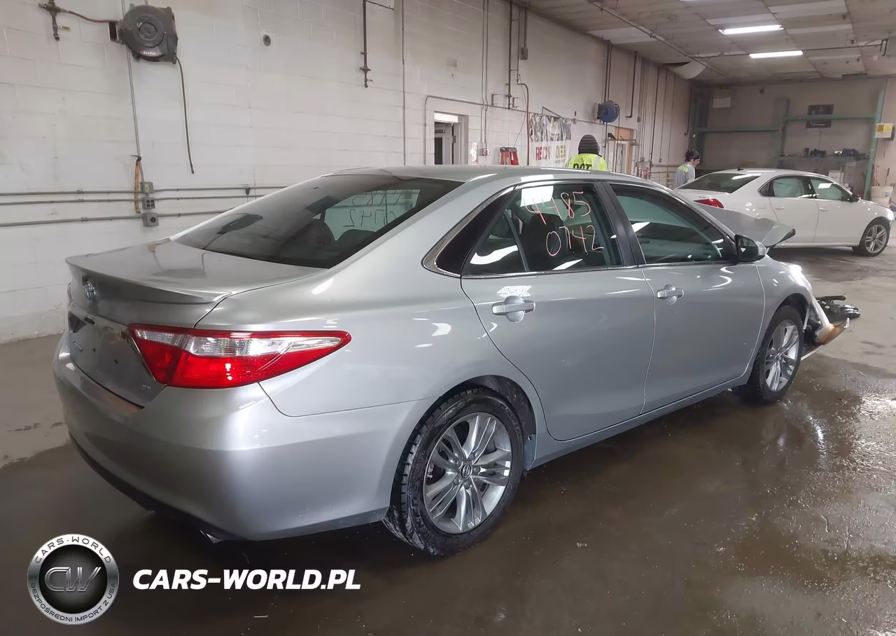2016 Toyota Camry Se VIN:4T1BF1FK8GU240398 - 4