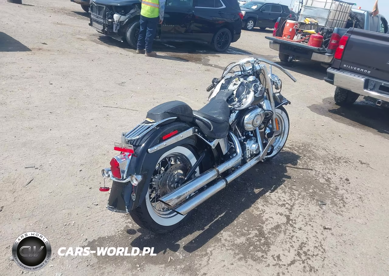 2013 Harley-Davidson Flstn Softail Deluxe VIN:1HD1JDV17DB025299 - 4