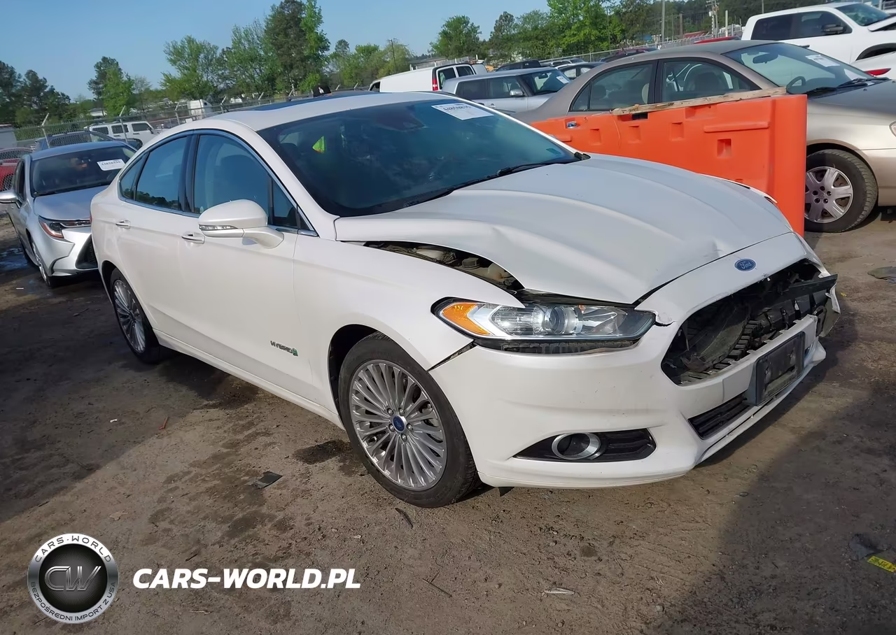 2014 Ford Fusion Hybrid Titanium – zdjęcie 1 z 16