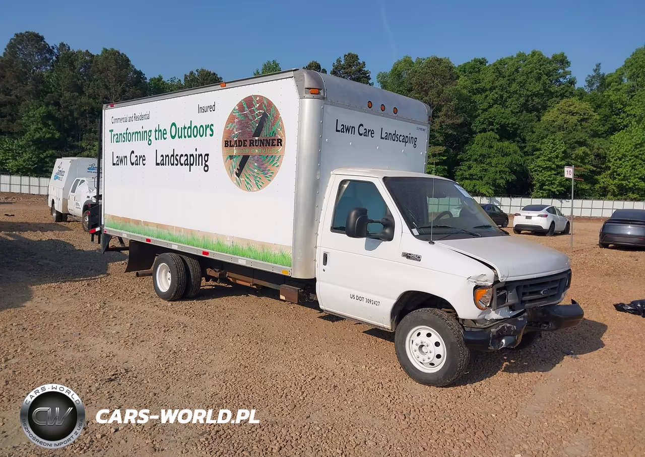 2003 Ford E-450 Cutaway Standard