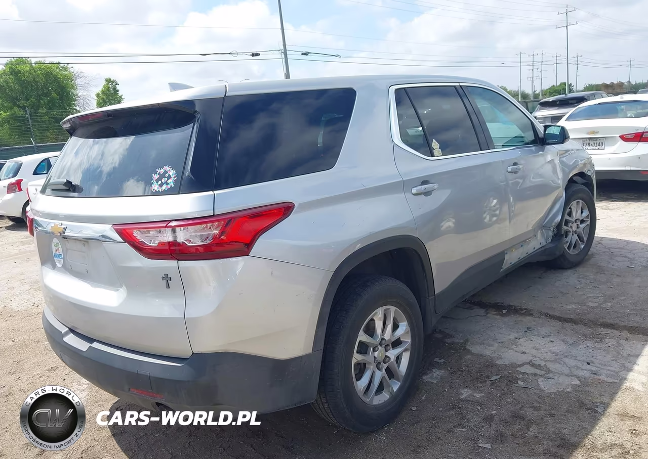 2019 Chevrolet Traverse Ls VIN:1GNERFKW8KJ130810 - 4