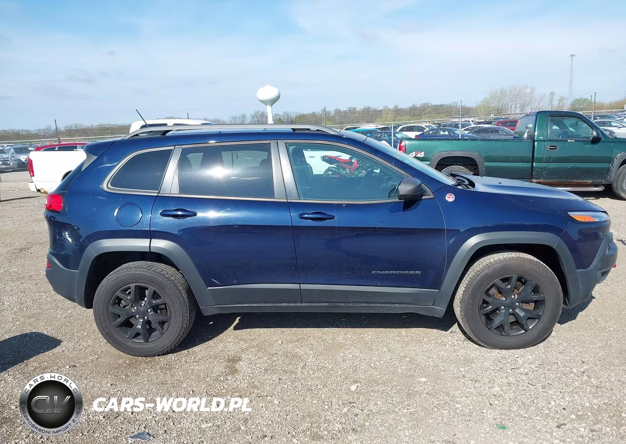 2015 Jeep Cherokee Trailhawk VIN:1C4PJMBSXFW630244 - 13