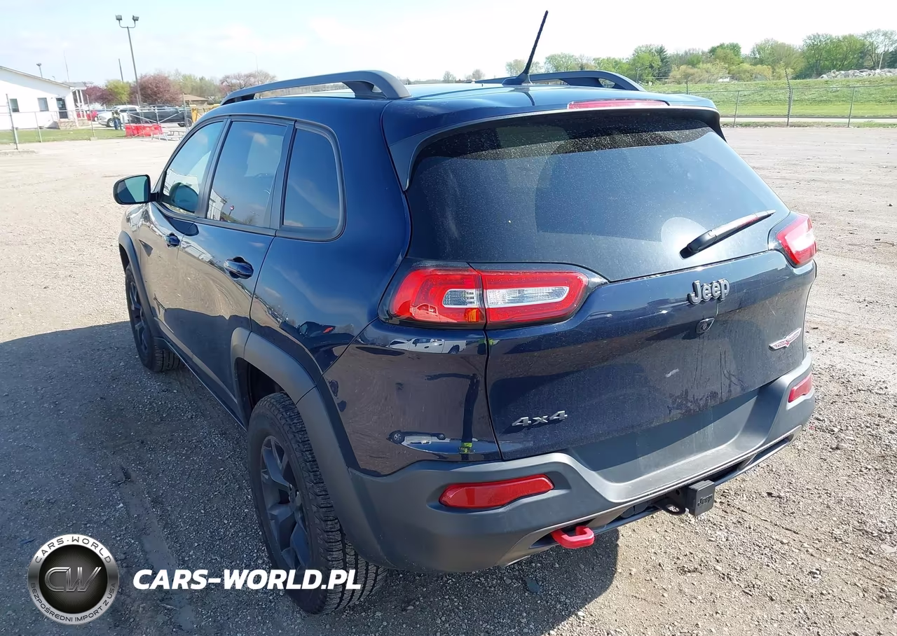 2015 Jeep Cherokee Trailhawk VIN:1C4PJMBSXFW630244 - 3