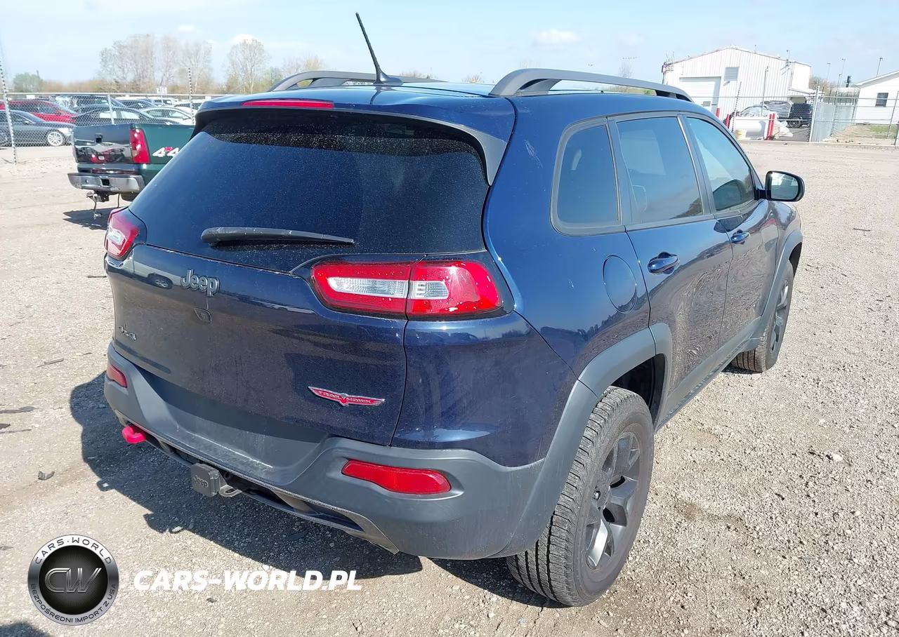 2015 Jeep Cherokee Trailhawk VIN:1C4PJMBSXFW630244 - 4