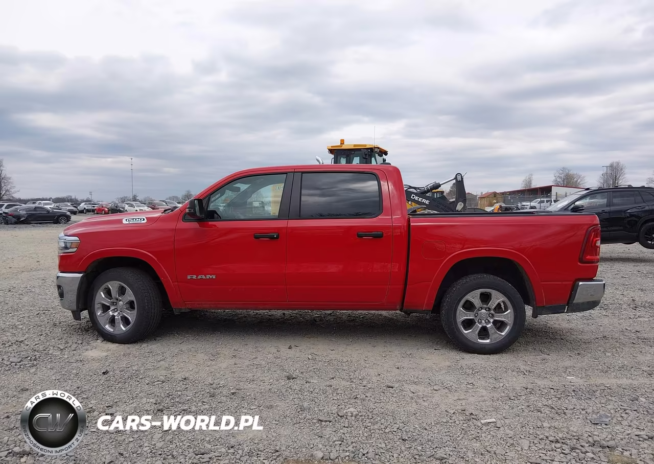 2025 Ram 1500 Big Horn 4X4 5'7 Box VIN:1C6RRFFG0SN754033 - 14
