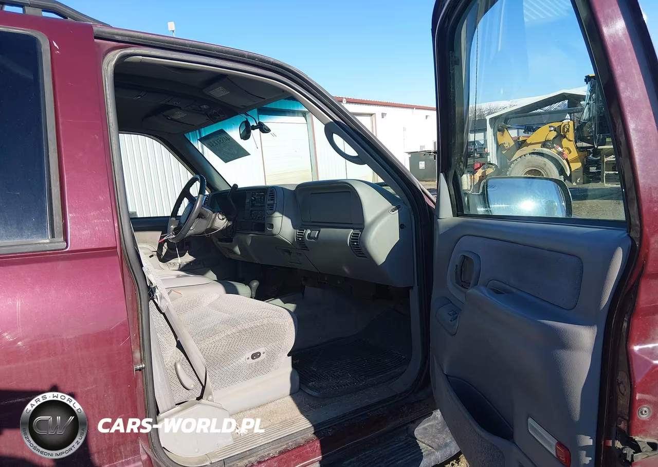 1999 Chevrolet Suburban 1500 VIN:3GNFK16RXXG155569 - 5