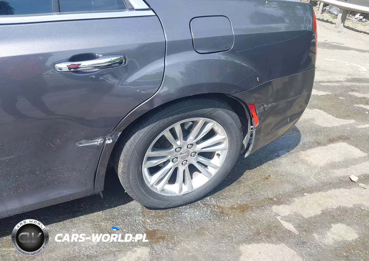 2016 Chrysler 300C VIN:2C3CCAEG6GH294689 - 17
