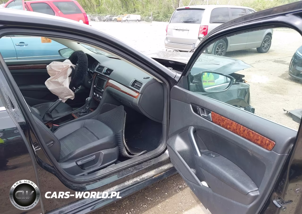 2012 Volkswagen Passat 2.5L Sel VIN:1VWCH7A36CC071842 - 5