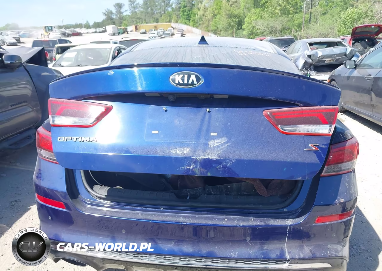2019 Kia Optima S VIN:5XXGT4L37KG319755 - 16