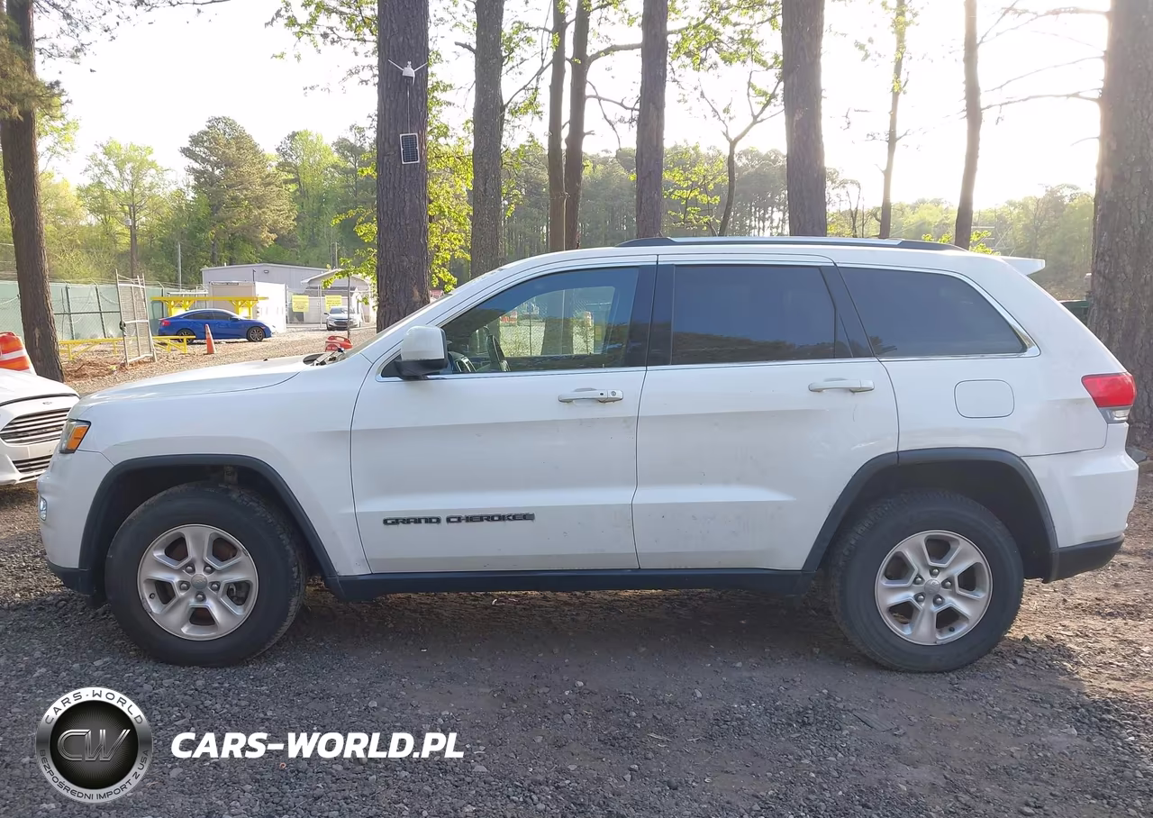 2017 Jeep Grand Cherokee Laredo 4X4 VIN:1C4RJFAG7HC634810 - 14