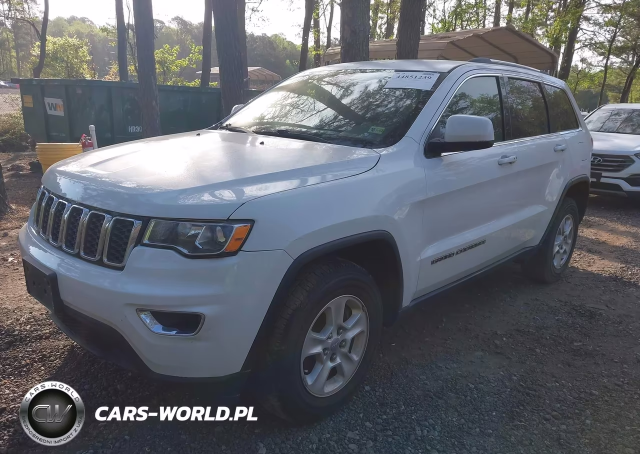 2017 Jeep Grand Cherokee Laredo 4X4 VIN:1C4RJFAG7HC634810 - 2