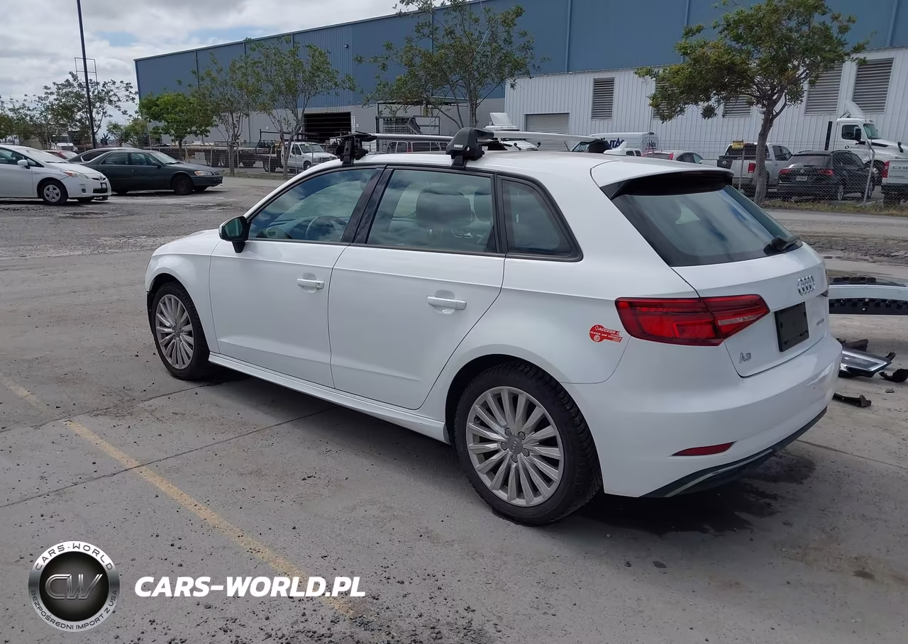 2017 Audi A3 E-Tron 1.4T Premium VIN:WAUUPBFF5HA087370 - 3