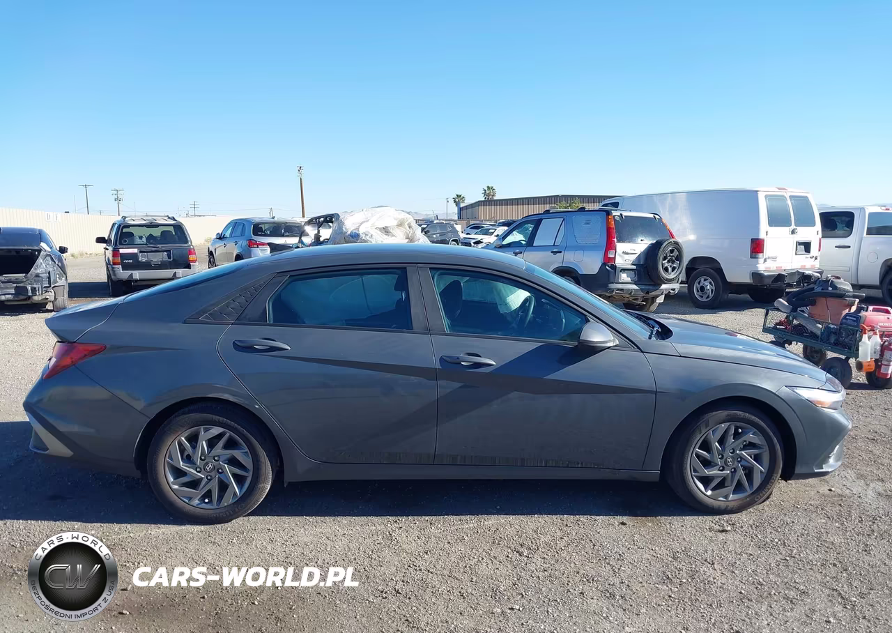 2024 Hyundai Elantra Sel VIN:KMHLM4DG9RU636952 - 13