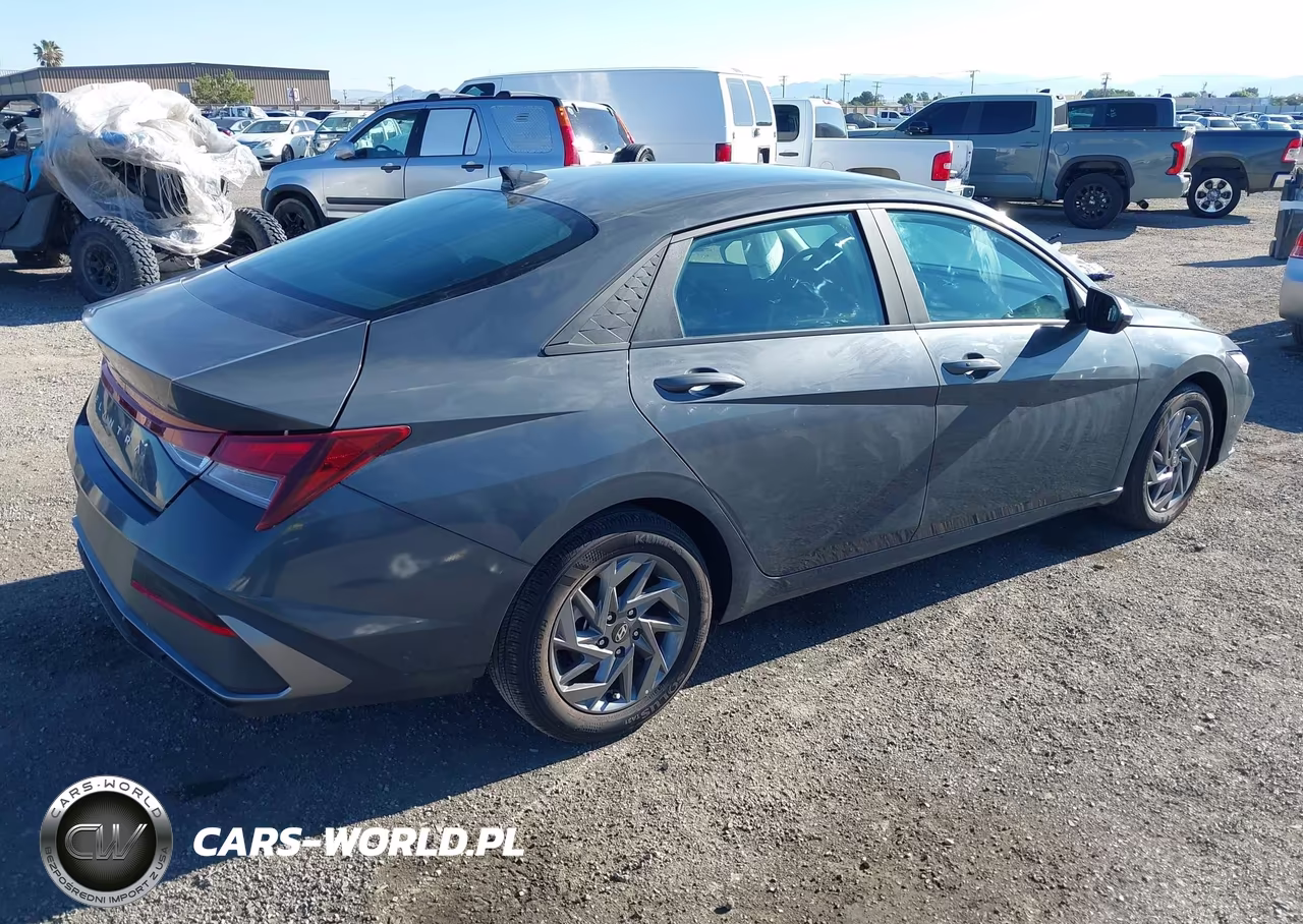 2024 Hyundai Elantra Sel VIN:KMHLM4DG9RU636952 - 4