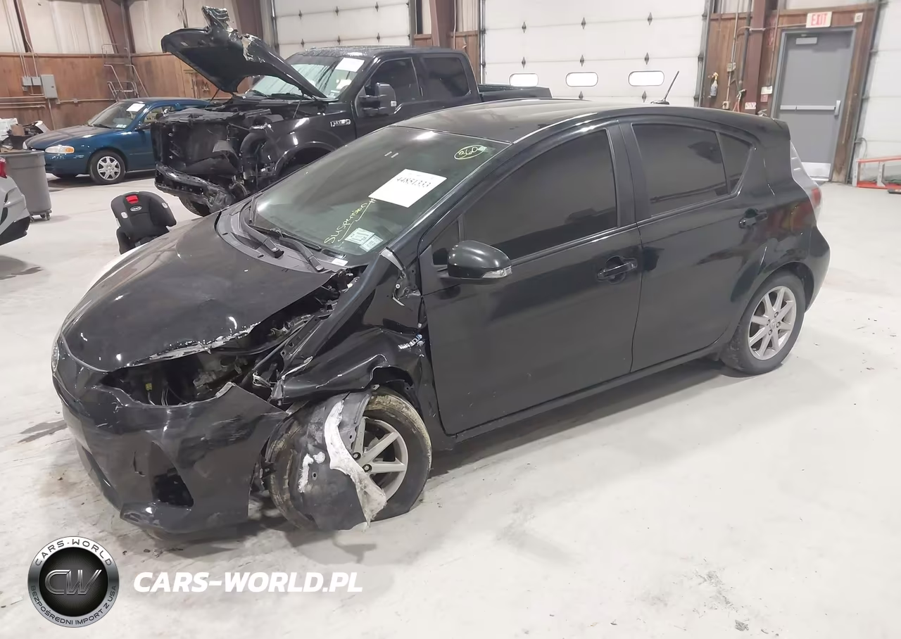 2013 Toyota Prius C Three VIN:JTDKDTB34D1049403 - 2